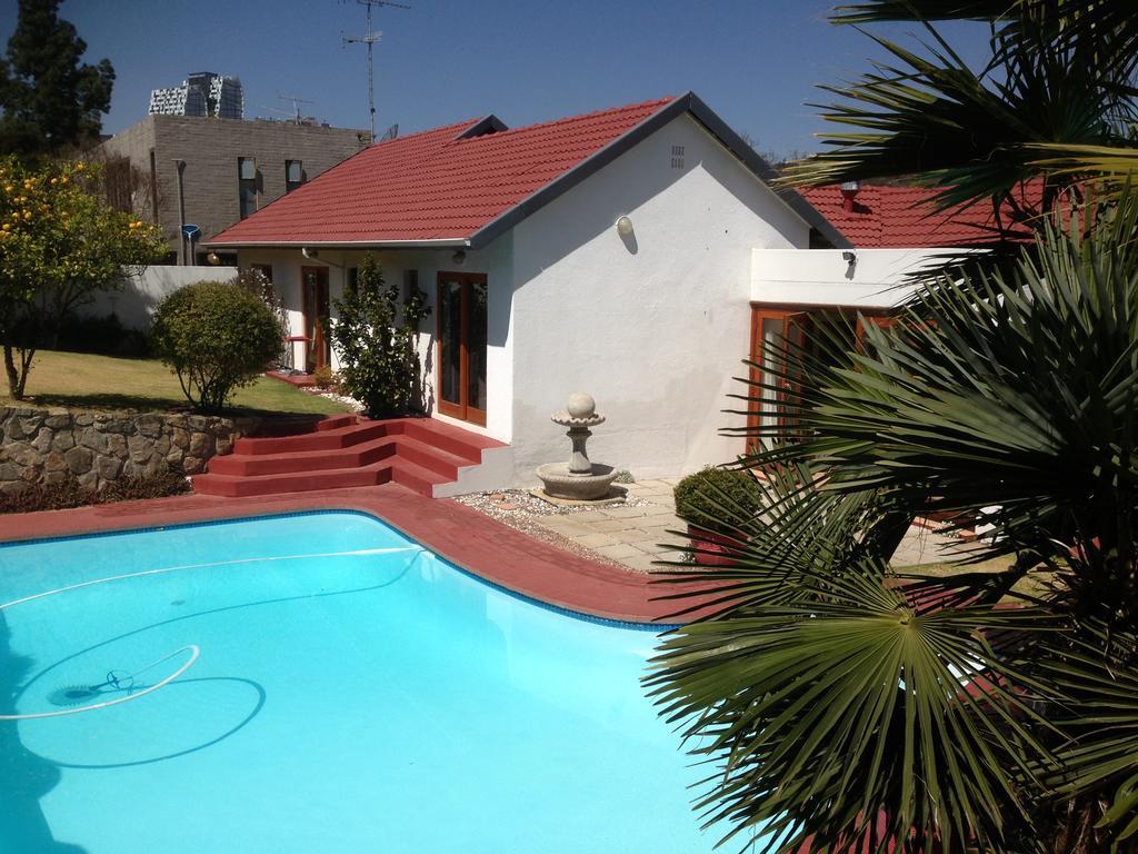 Mizizi House Of Sandton B & B Johannesbourg Extérieur photo